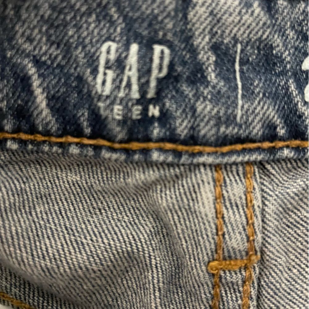Gap Teen Mom Mid-Rise Light Wash Denim Jeans - Picture 4 of 6
